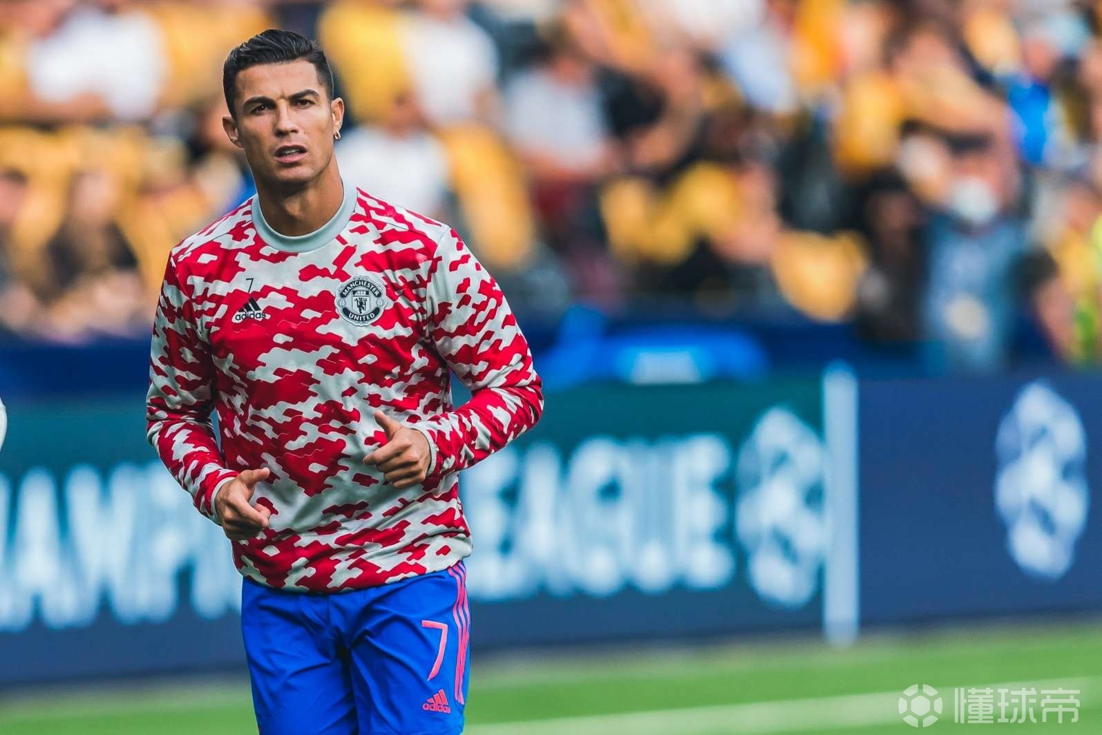 英雄联盟台服官网-费耶诺德清晨主帅复盘，志在国王杯名次提升，震撼外界，赛程密集仍需轮换(费耶诺德对阿贾克斯精彩纷呈的比赛)